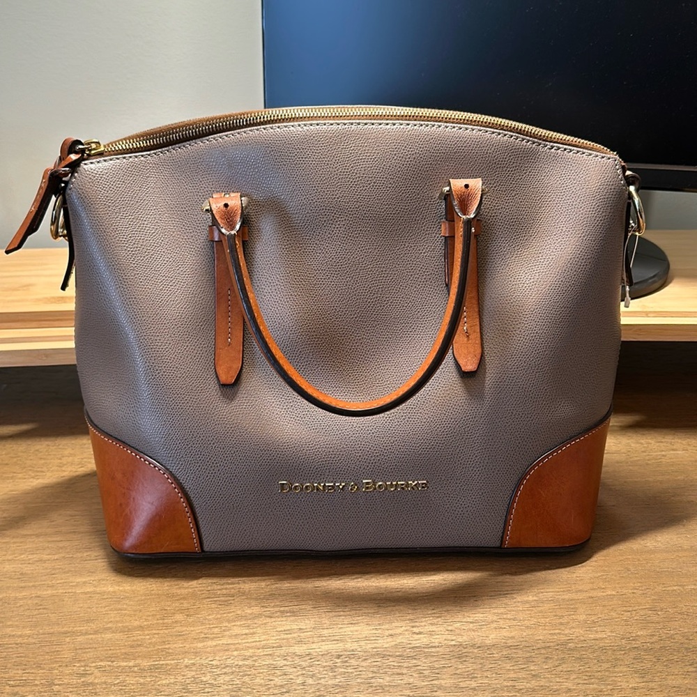 Dooney & Bourke zip top leather satchel in great condition!